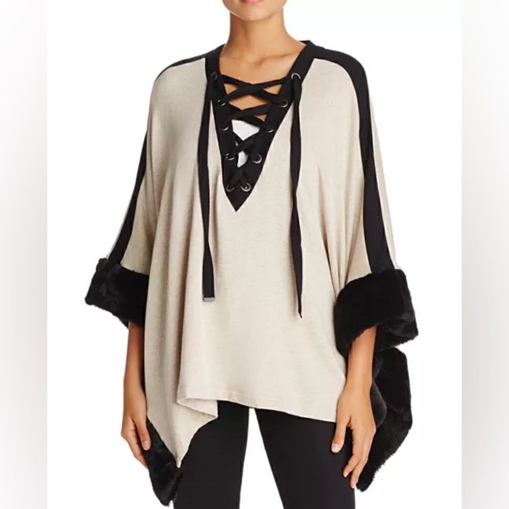 Capote
Faux-Fur Trimmed Lace-Up Poncho Small